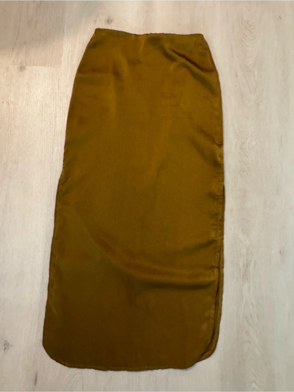 Sleek High-Waist Midi Skirt in Mustard size small